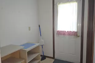 237 W Locust St, Carthage, IL 62321 - Photo 14