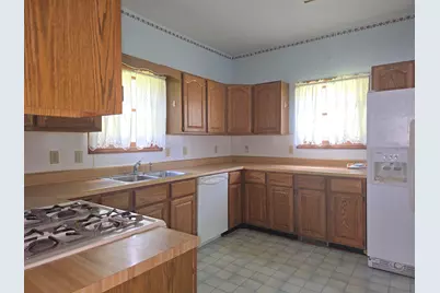 237 W Locust Street, Carthage, IL 62321 - Photo 8