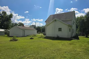 237 W Locust St, Carthage, IL 62321 - Photo 28