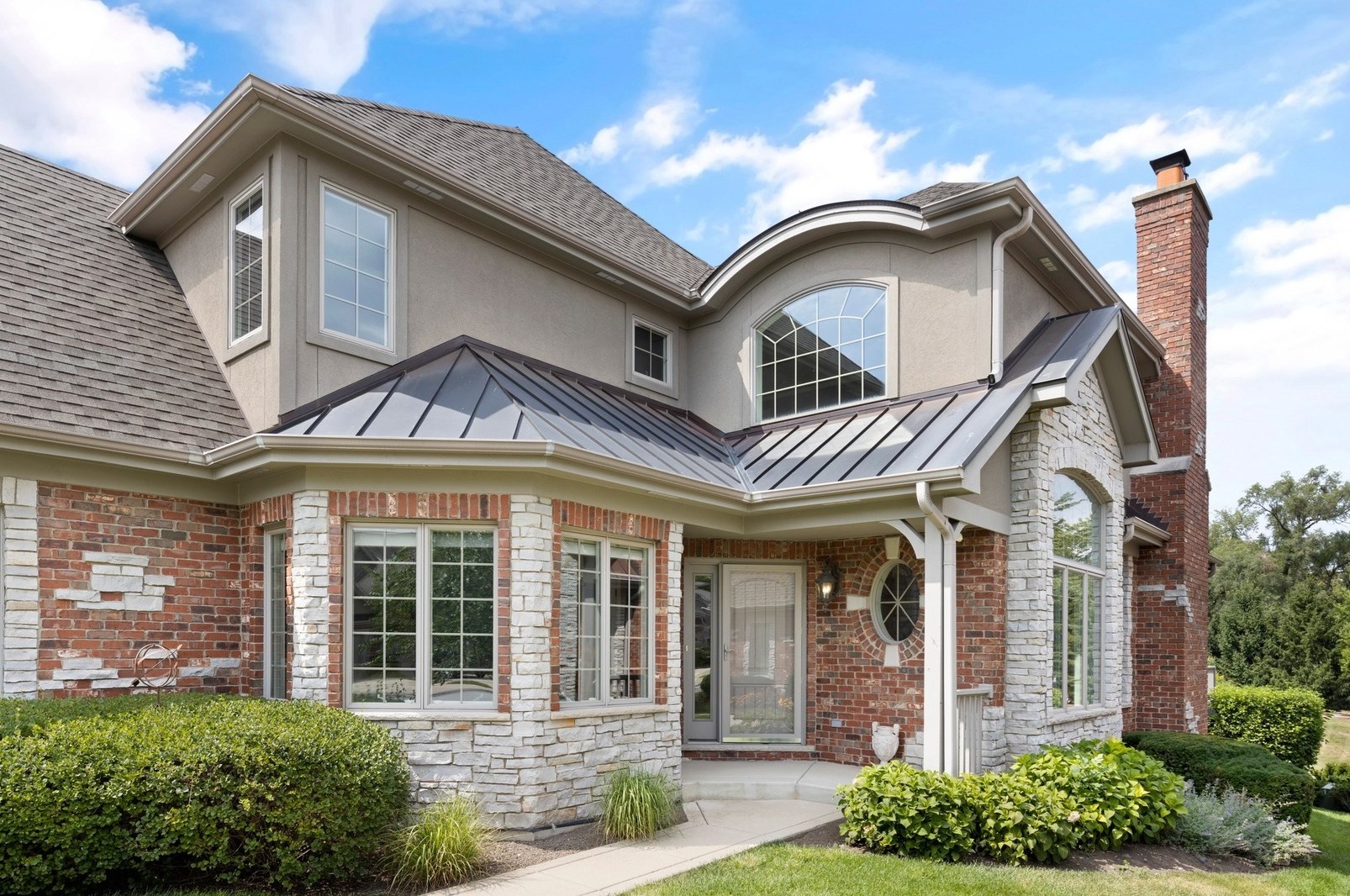 2450 Durand Dr, Downers Grove, IL 60516-1052