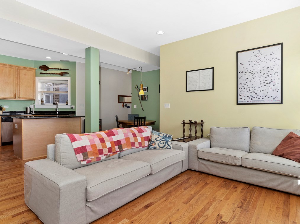 121 Callan Ave, Evanston, IL 60202-3901