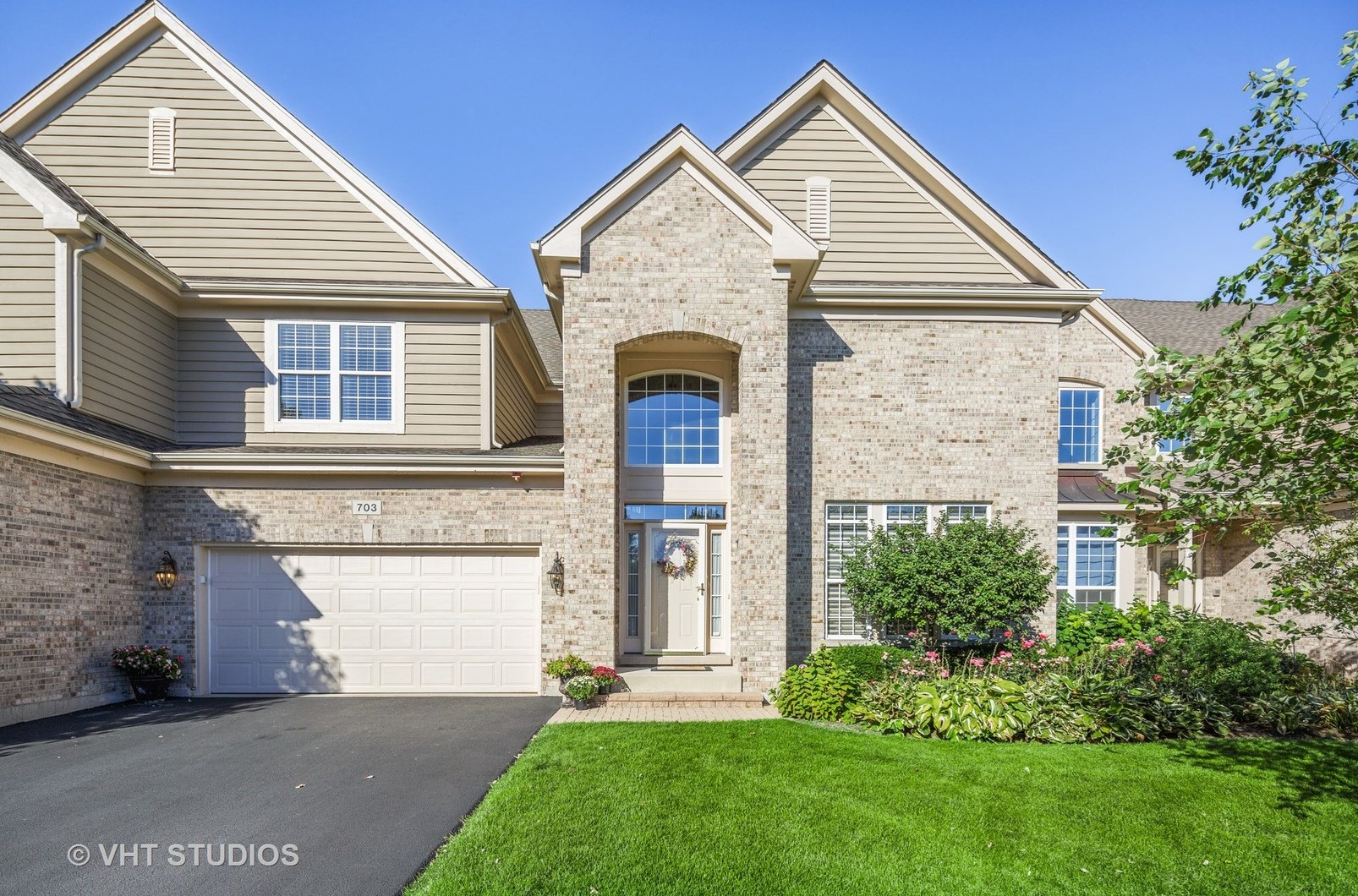 703 Fieldstone Ct, Hoffman Estates, IL 60010-6423