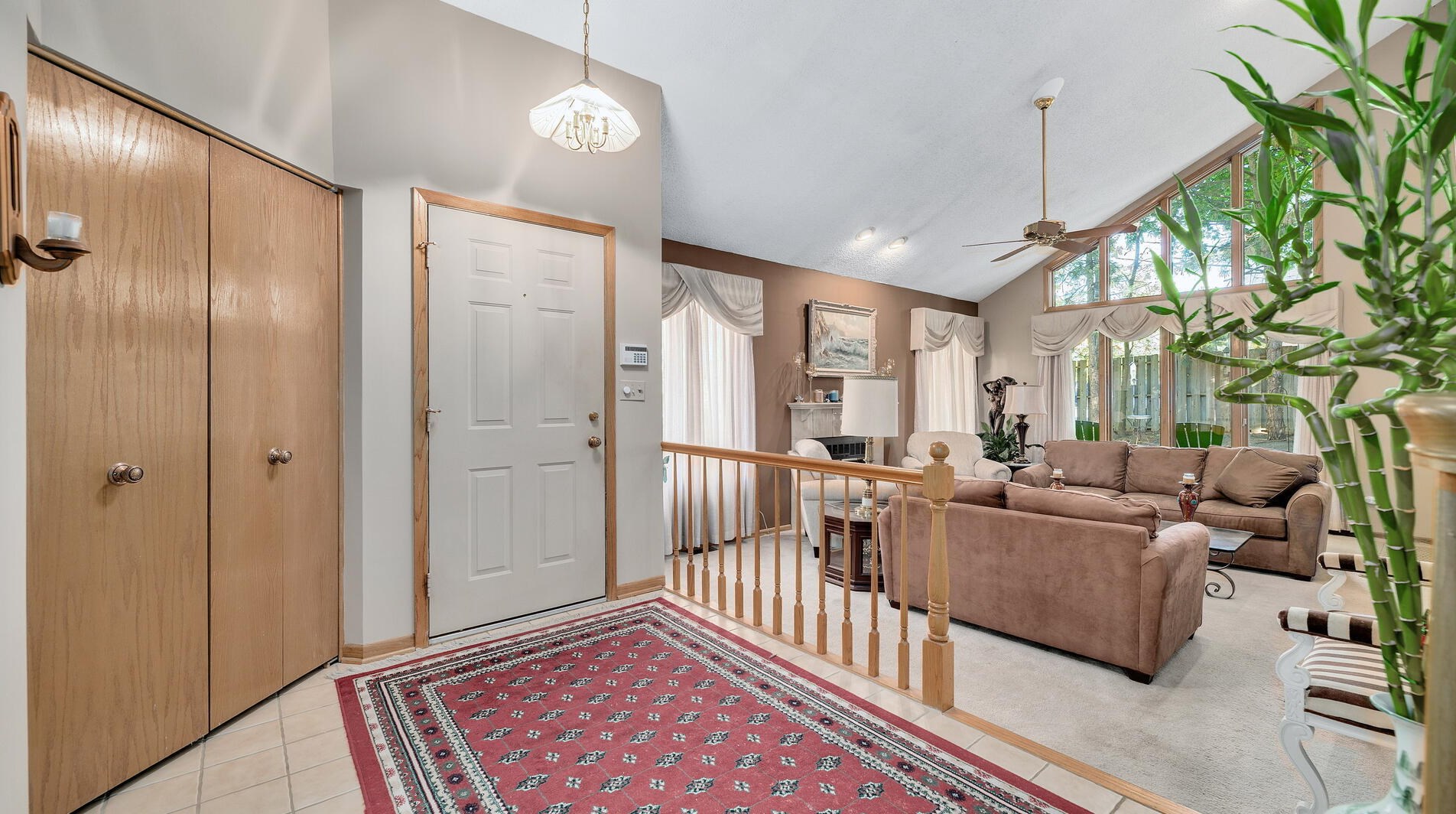 1032 Braemoor Dr, Downers Grove, IL 60515-5523