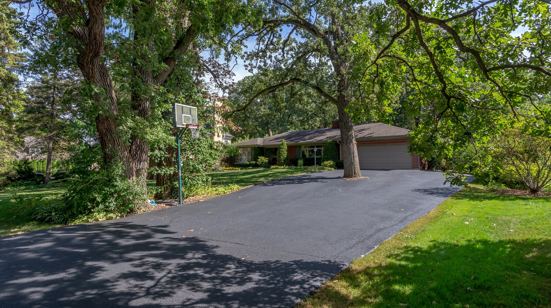 630 6th St, Oak Brook, IL 60521-4713