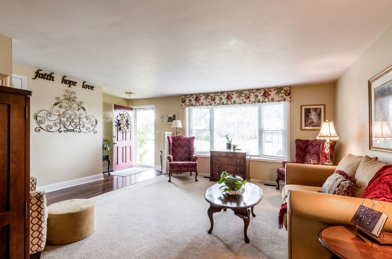 810 Hyannis Ct, Schaumburg, IL 60194-4332