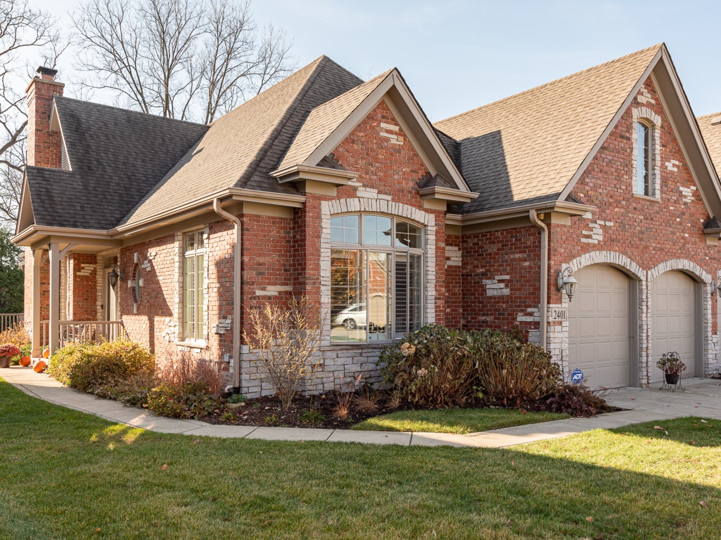 2401 Durand Dr, Downers Grove, IL 60516-1021