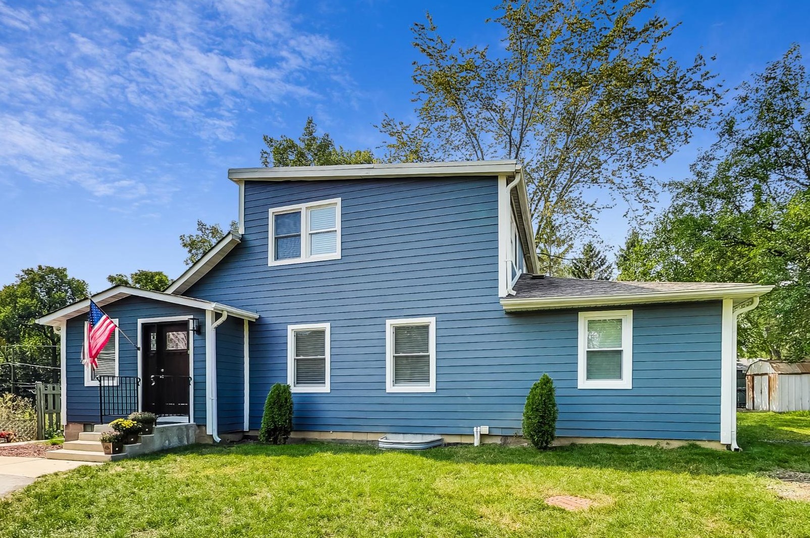 5720 Lomond Ave, Downers Grove, IL 60516-1054