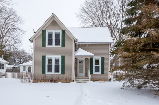 430 5th St, Dekalb, IL 60115-3313