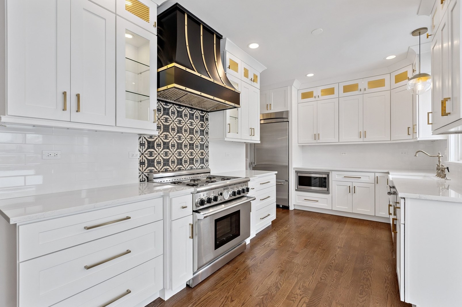 617 Huntington Dr, Volo, IL 60073-5407
