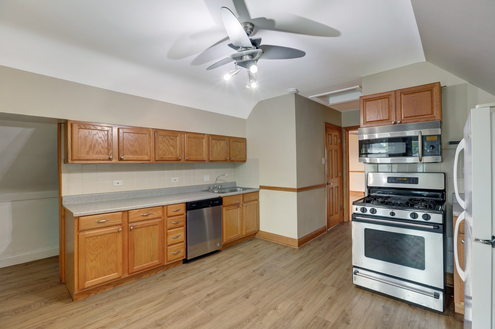 3325 N Pulaski Rd #3, Chicago, IL 60641