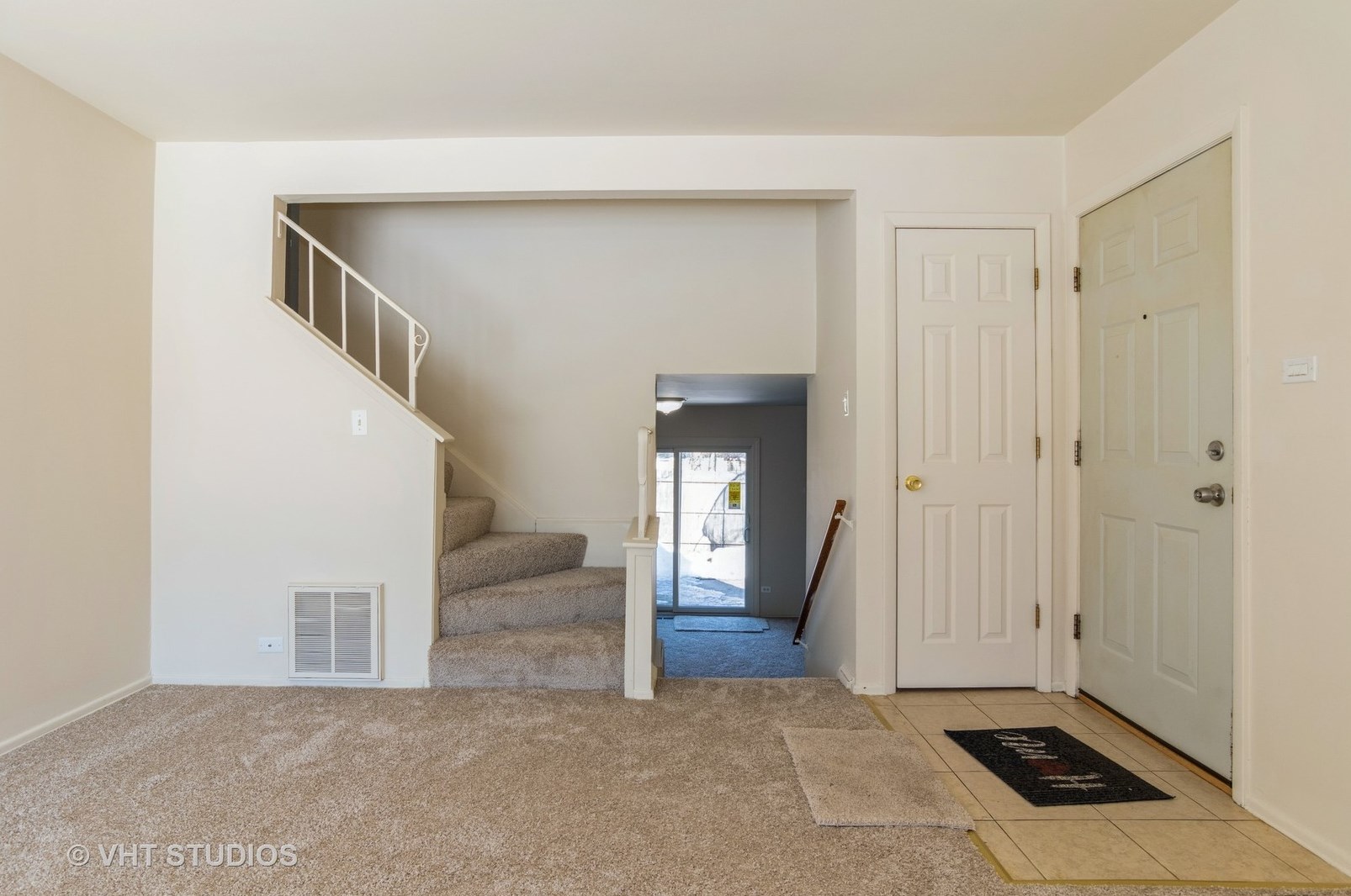 180 Berkley Ln, Hoffman Estates, IL 60169-1841