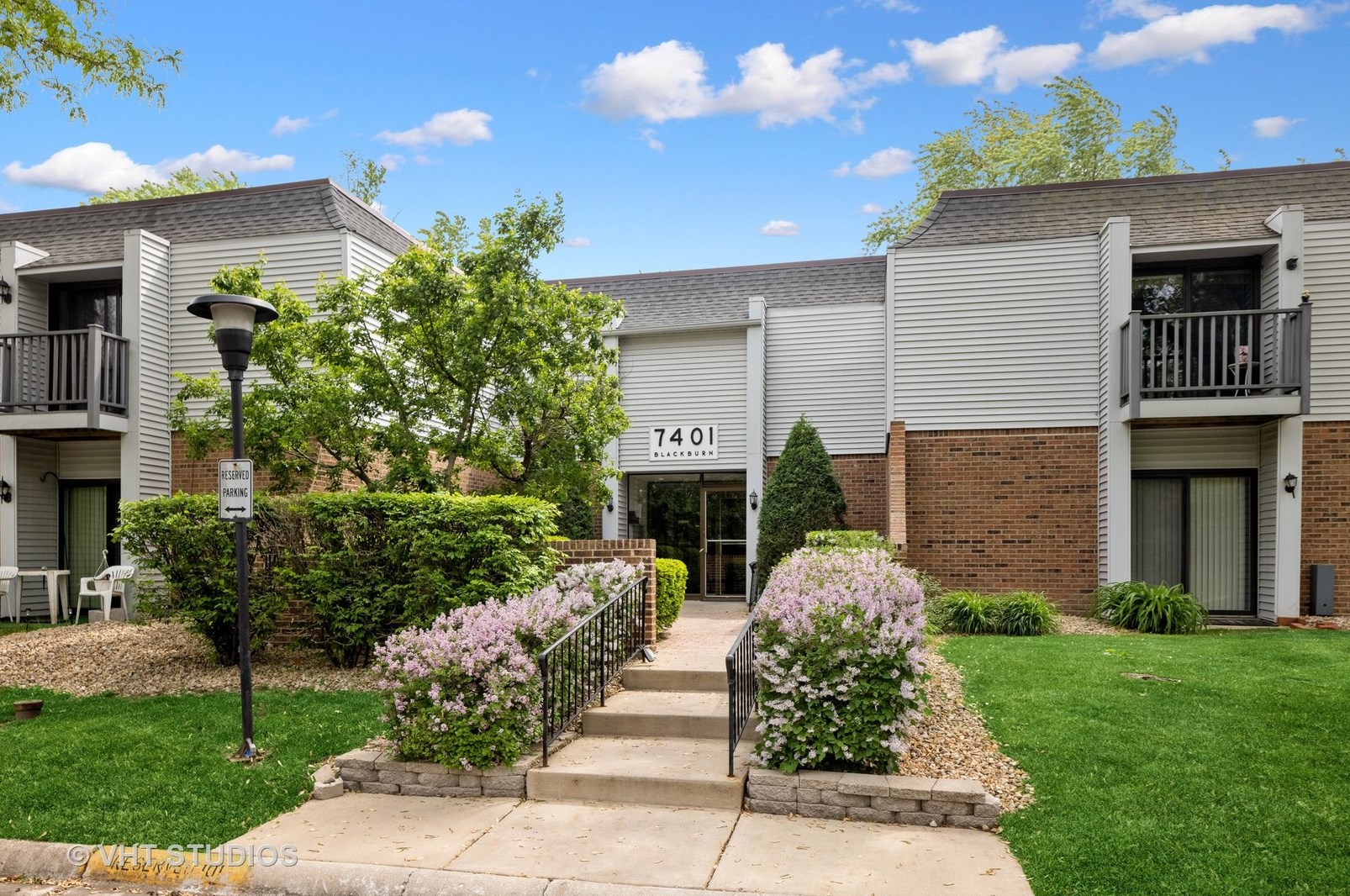 7401 Blackburn Ave #202, Downers Grove, IL 60516
