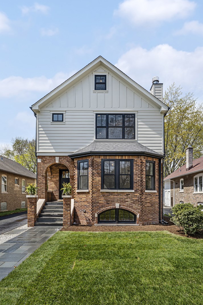 217 16th St, Wilmette, IL 60091-3226