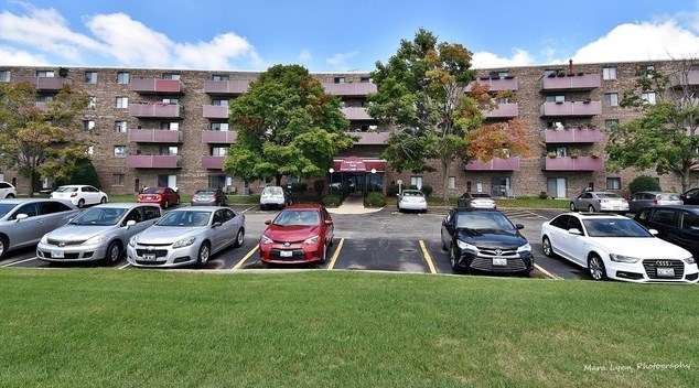 1460 Fairlane Dr Apt 324, Schaumburg, IL 60193