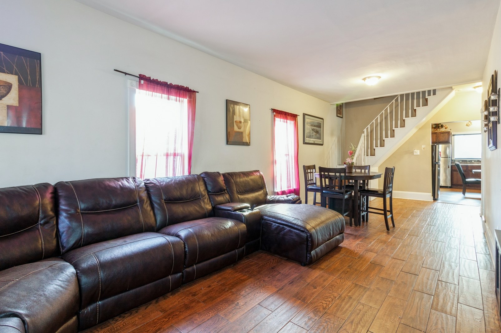 200 Jewett St, Hoffman Estates, IL 60123-6206