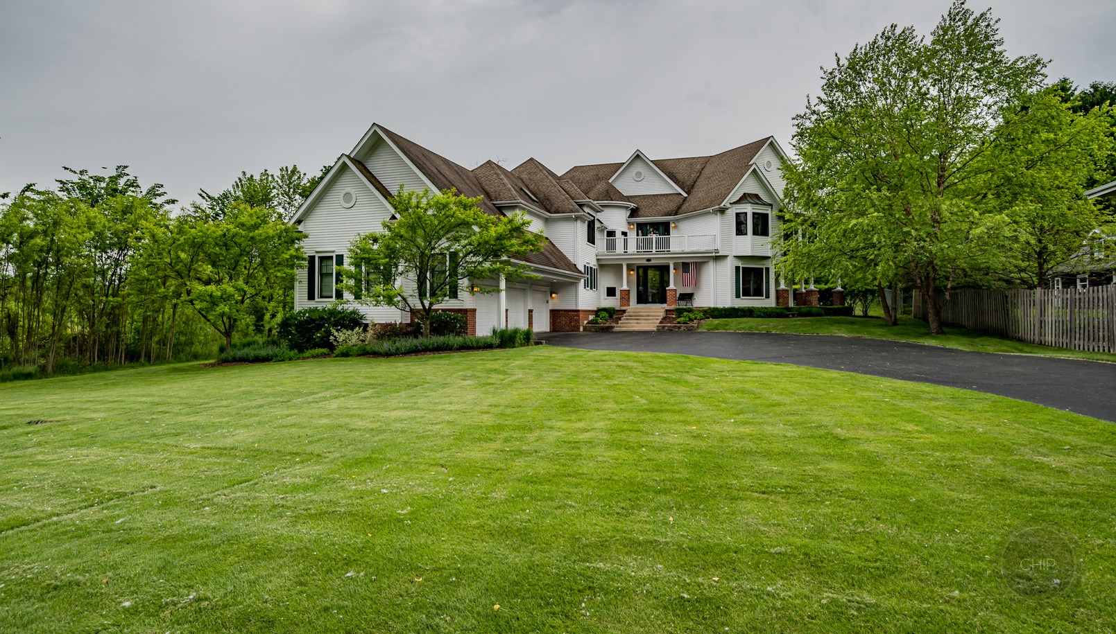3946 Glendenning Rd, Downers Grove, IL 60515-2229