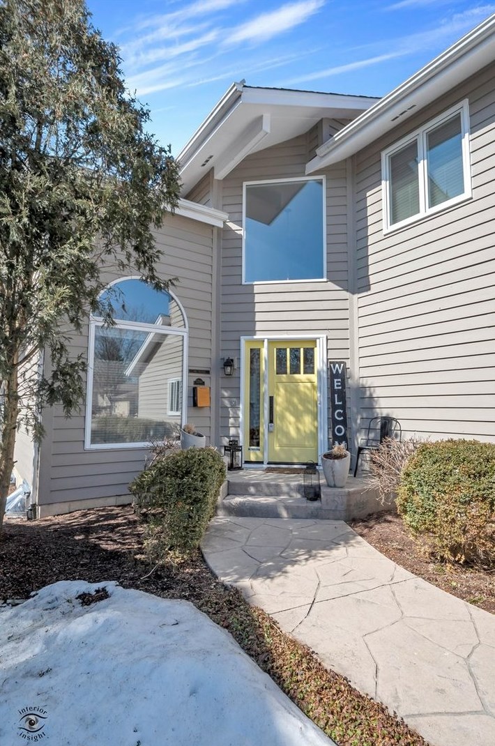 5700 Springside Ave, Downers Grove, IL 60516-1108