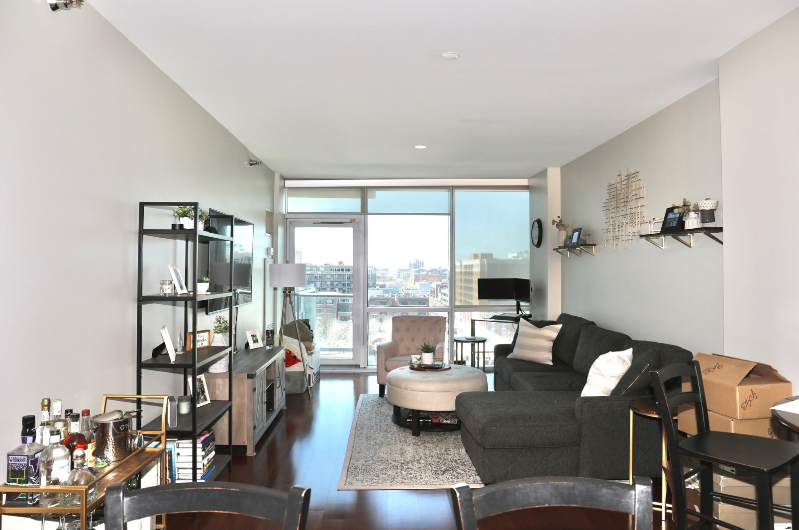 123 S Green St Apt 909b, Chicago, IL