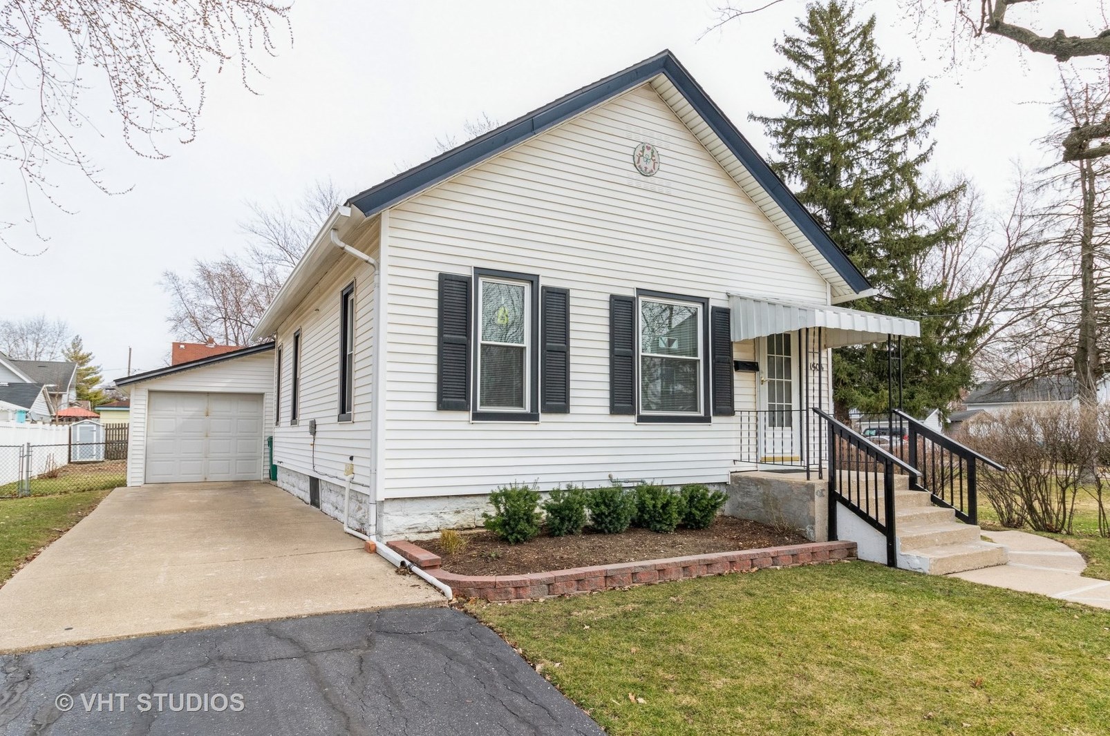 1504 Lawrence Ave, Romeoville, IL 60441-4203