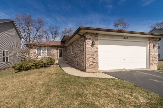 1128 Palmer St, Downers Grove, IL 60516-2803