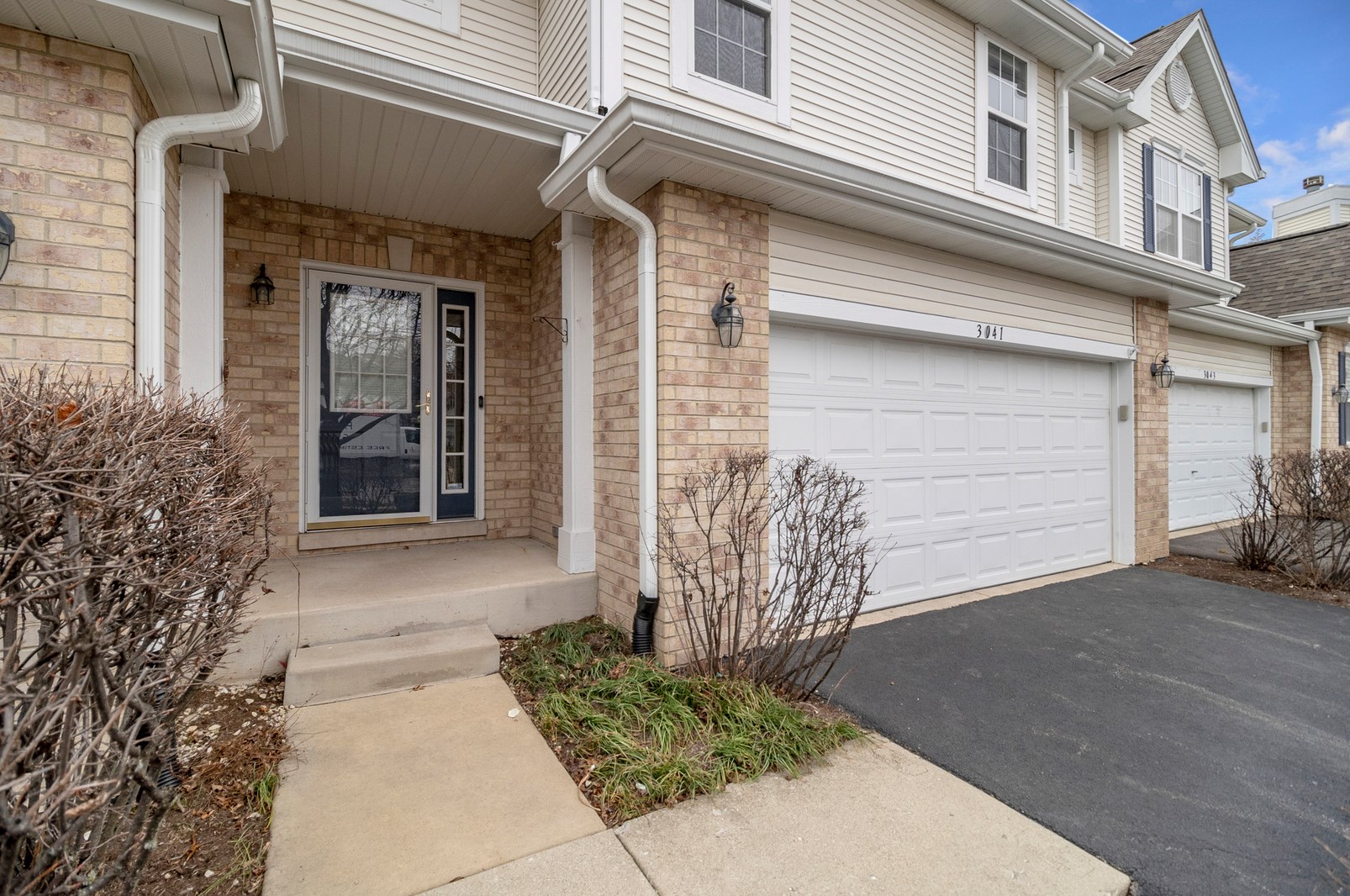 3041 Tangley Oaks Trl, Lisle, IL 60532-3836