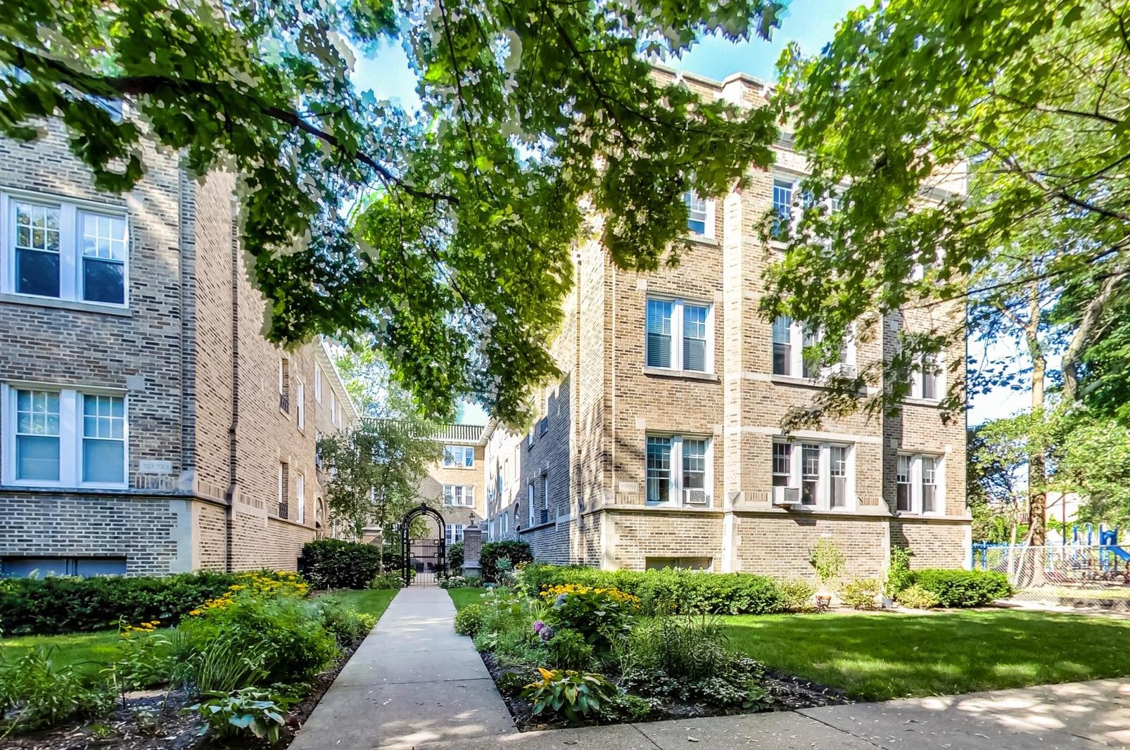 717 Reba Pl, Evanston, IL 60202-4117