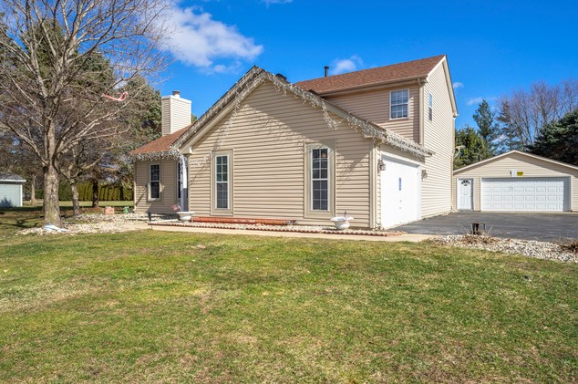 9904 Spring Dale Dr, Spring Grove, IL 60081