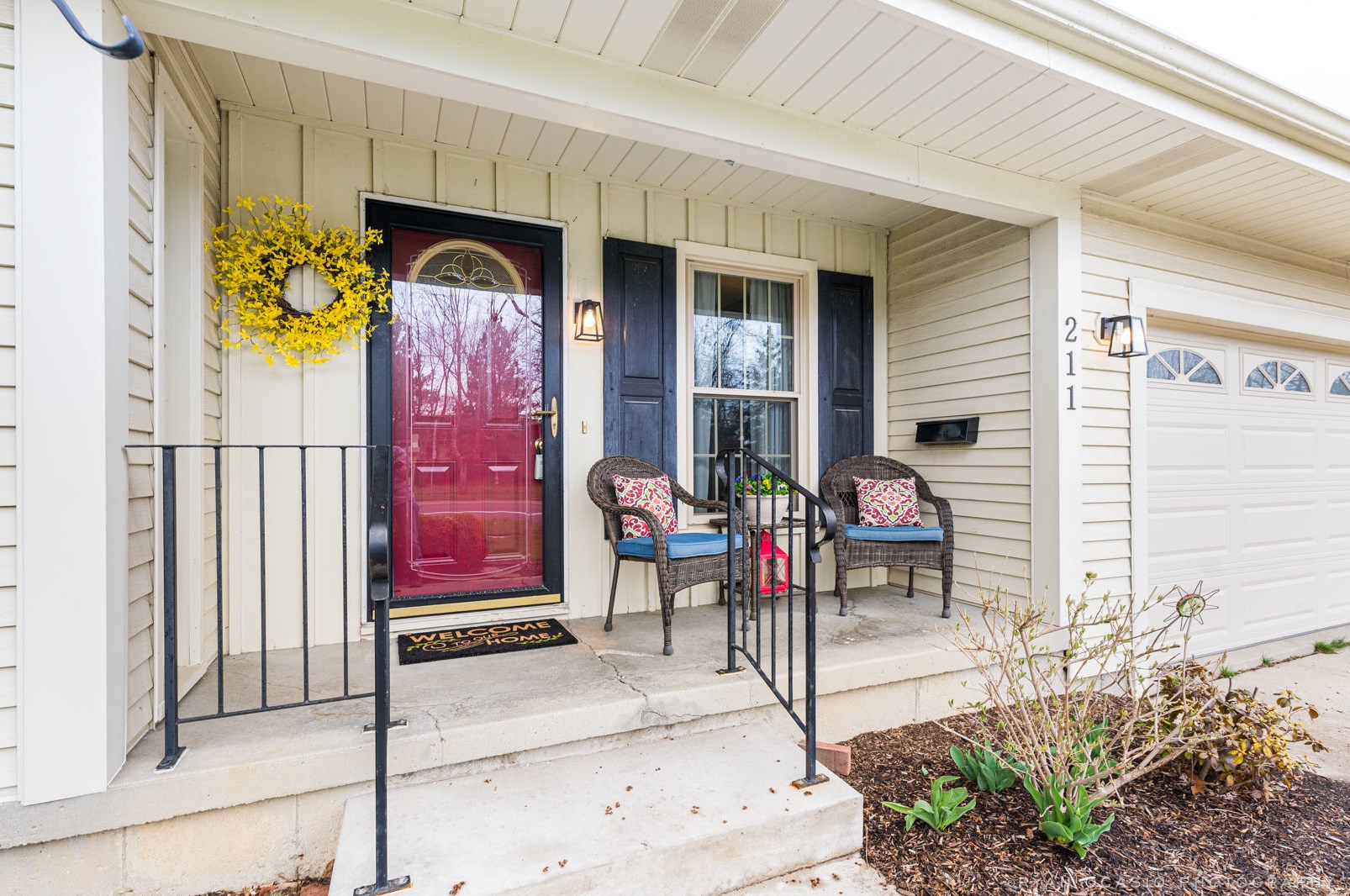 211 Ridge Dr, Dekalb, IL 60115-1739
