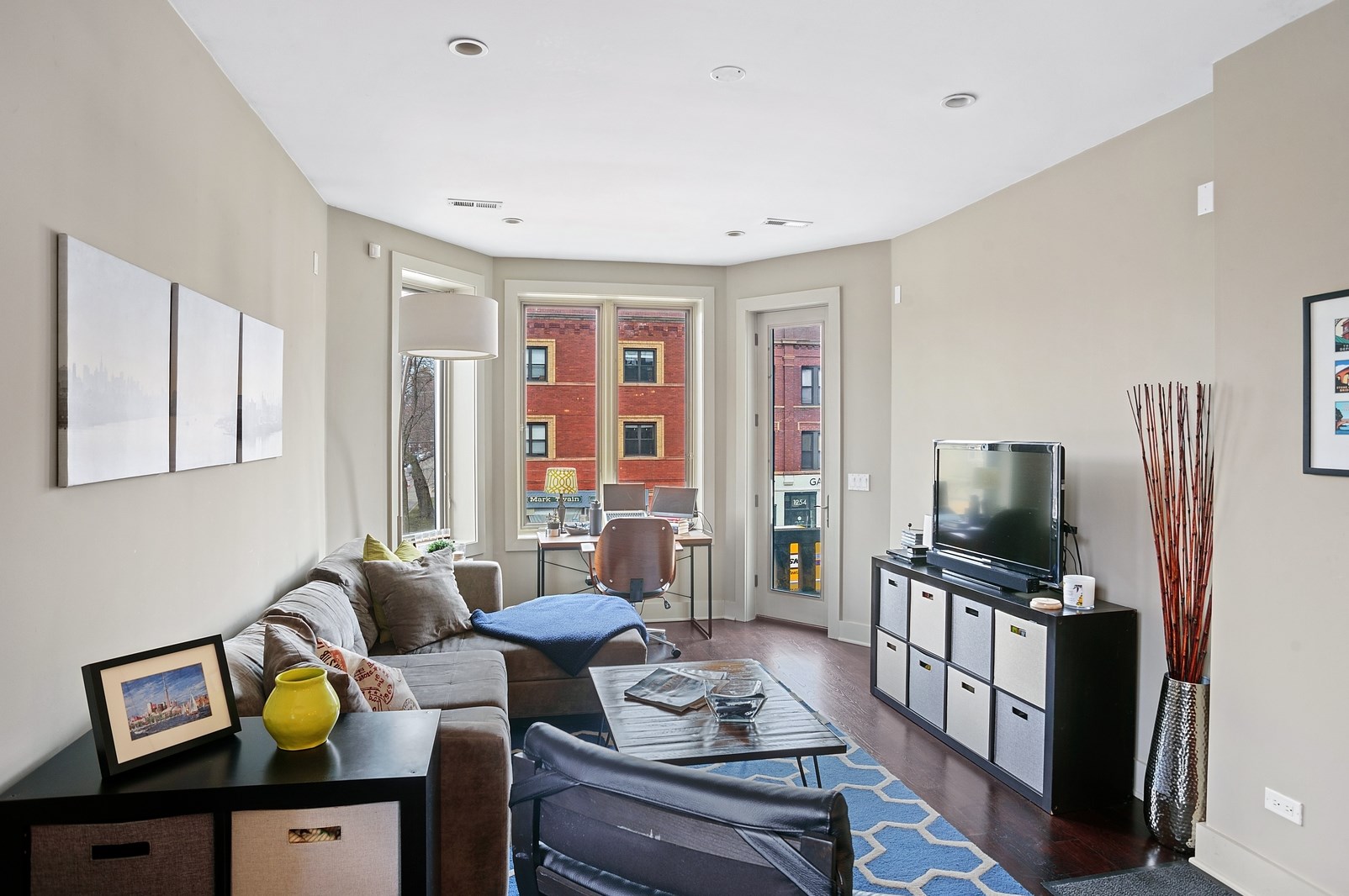 1257 W Addison St #2, Chicago, IL