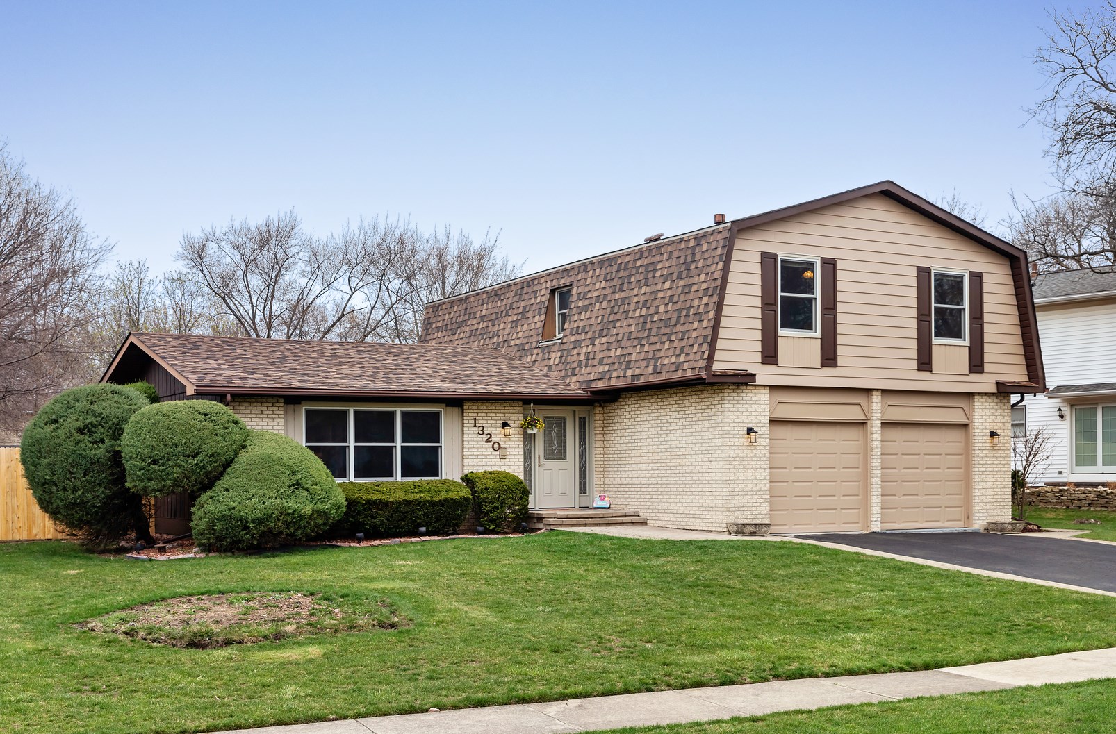 1320 Saylor St, Downers Grove, IL 60516-2715