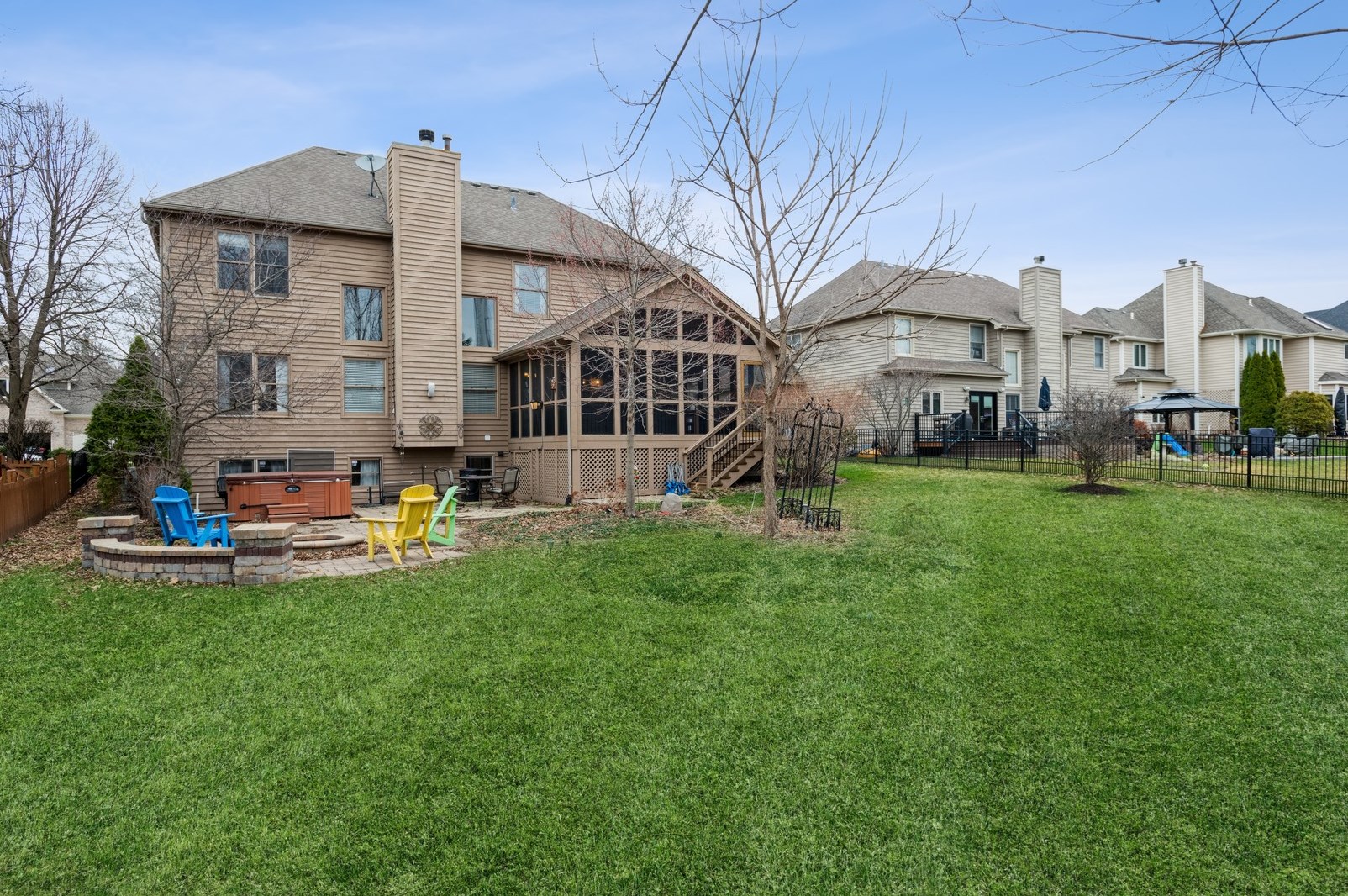 2197 Red Maple Ln, Aurora, IL 60502-7424
