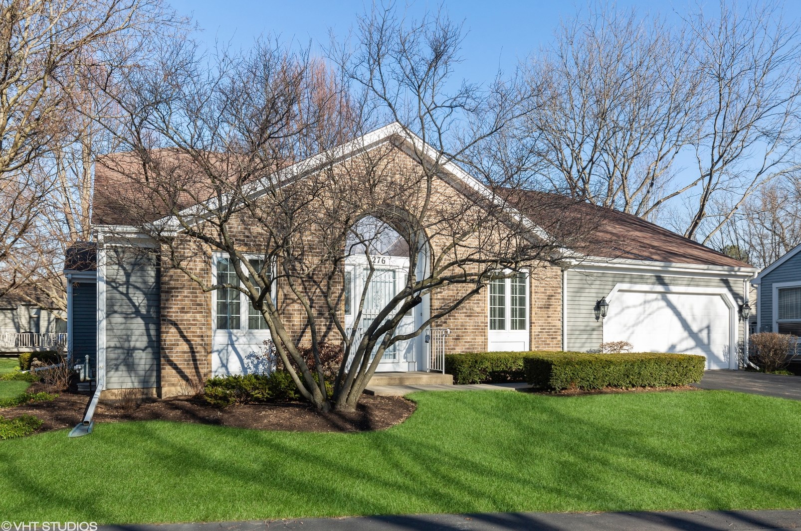 276 Governors Ln, Hoffman Estates, IL 60123