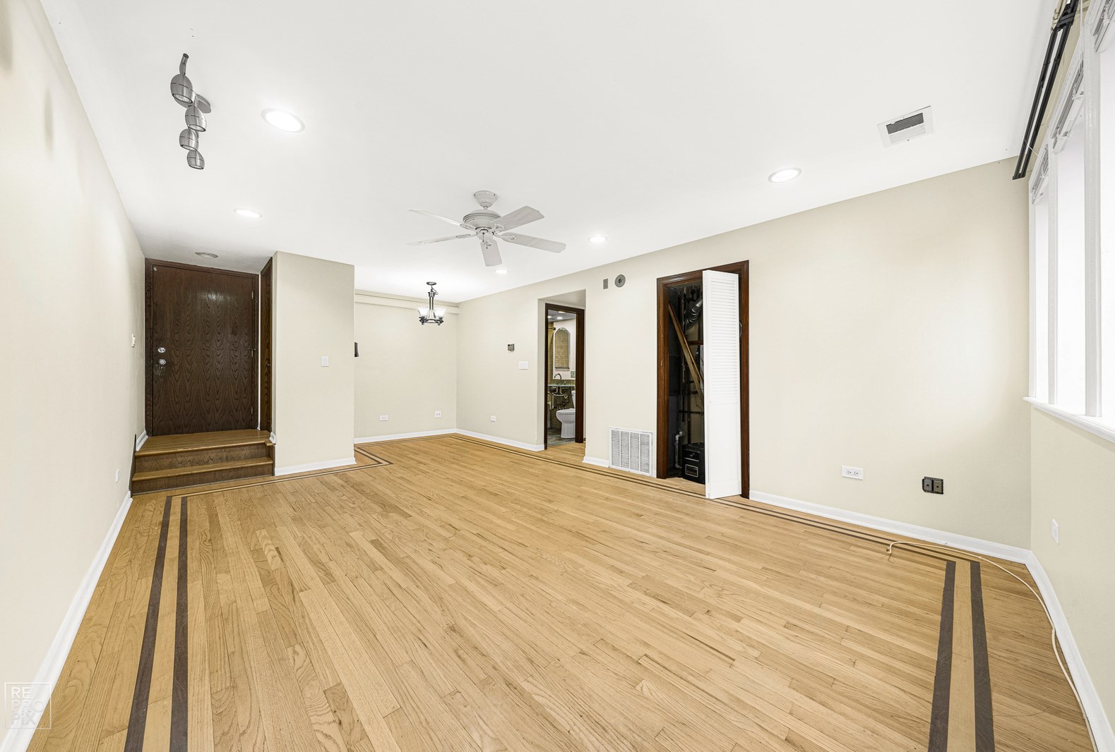 125 Callan Ave Apt 1w, Evanston, IL