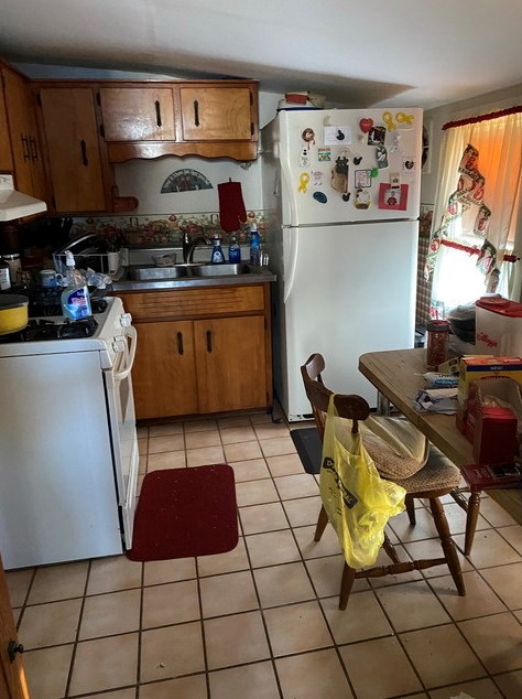 1202 Lincoln St, Romeoville, IL 60441-3656