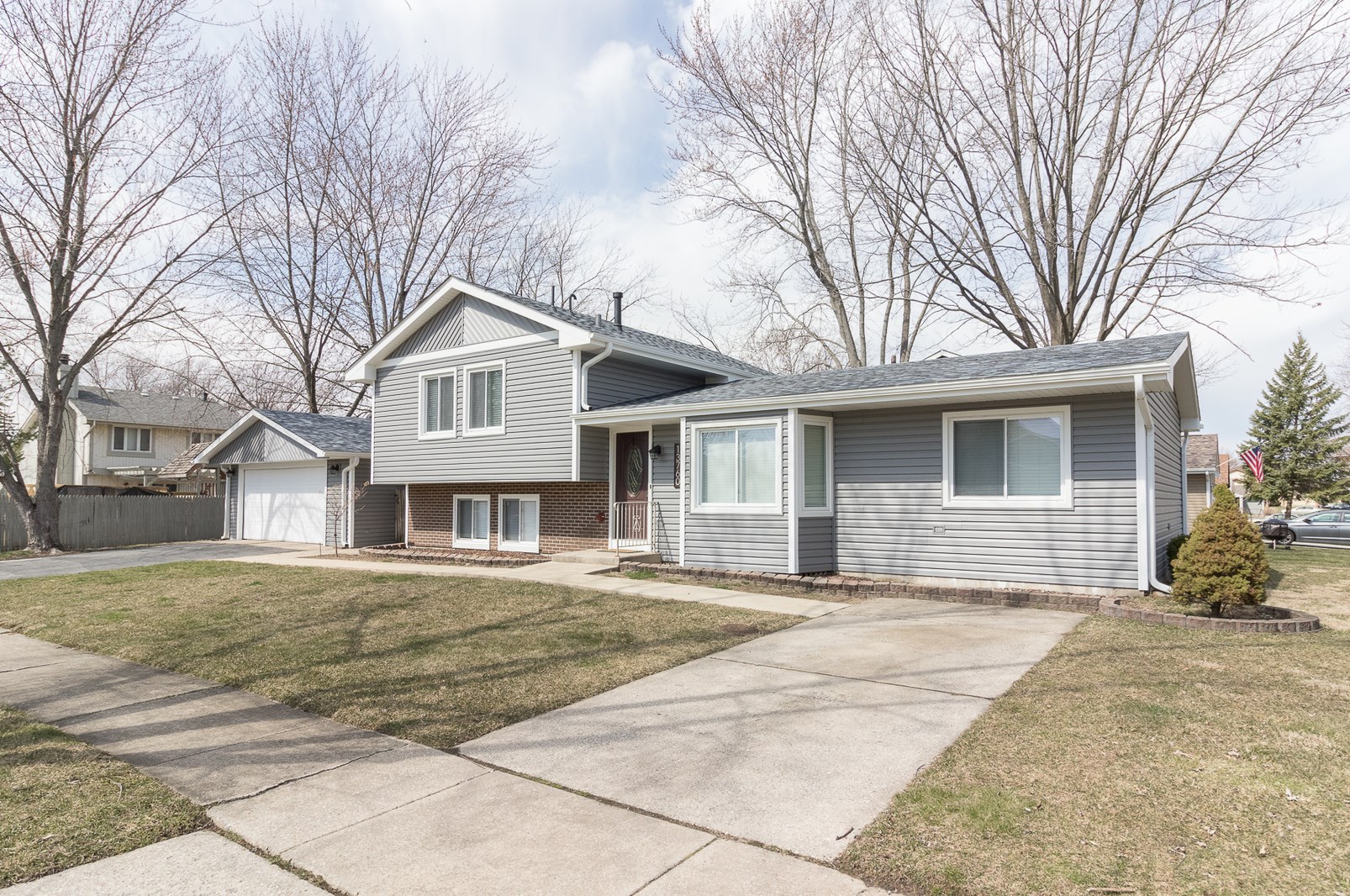 13760 Sandstone Dr, Romeoville, IL 60491-8508