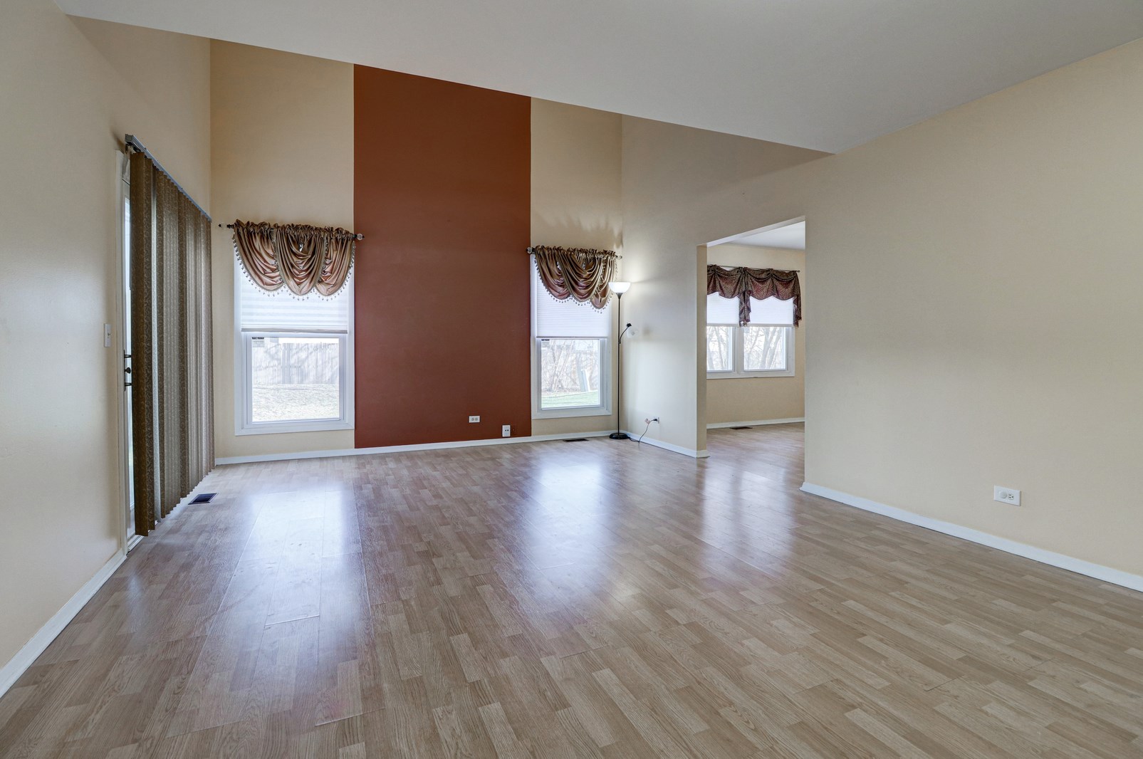 856 Longboat Ln, Schaumburg, IL 60194-1317