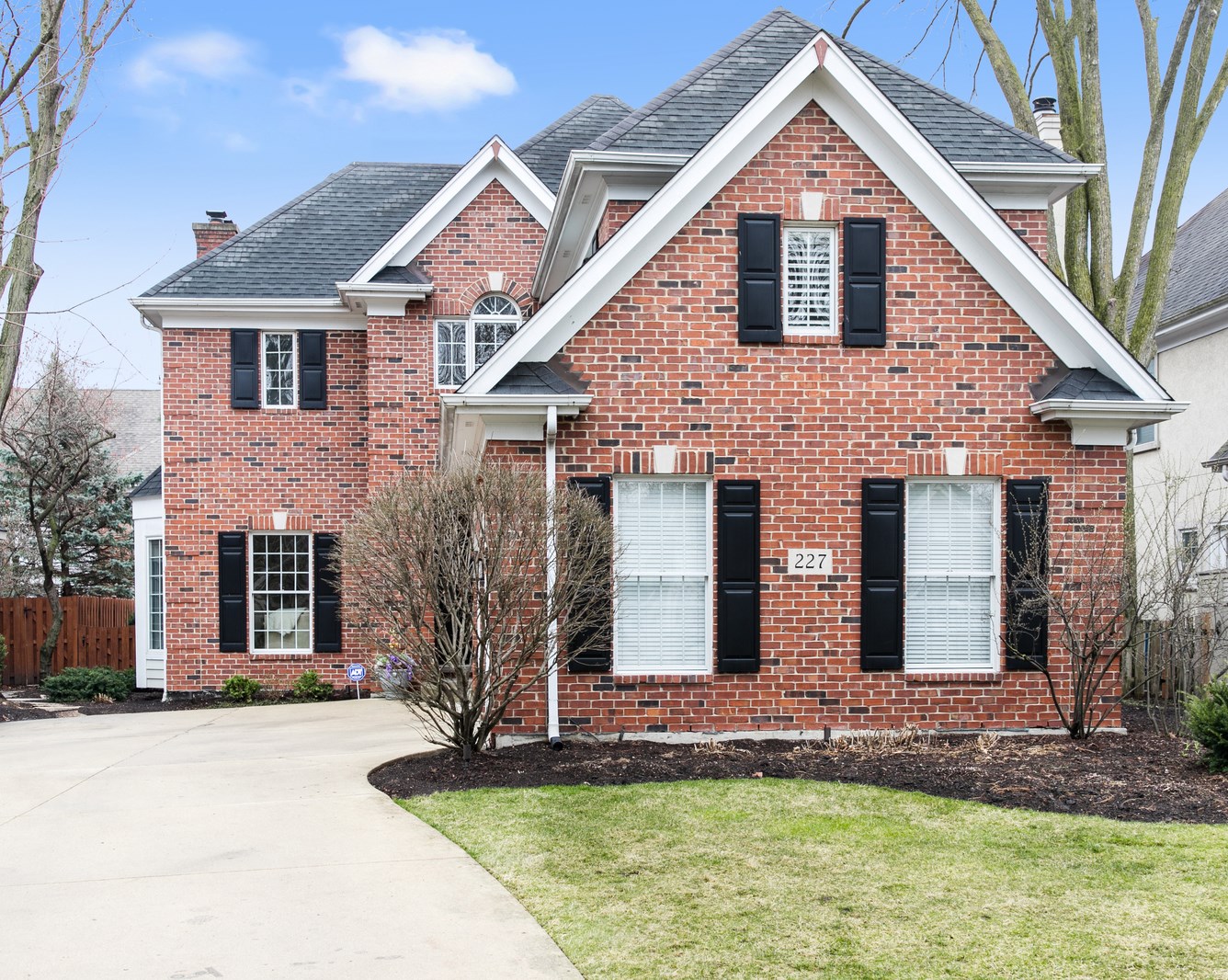 227 Justina St, Oak Brook, IL 60521-2414