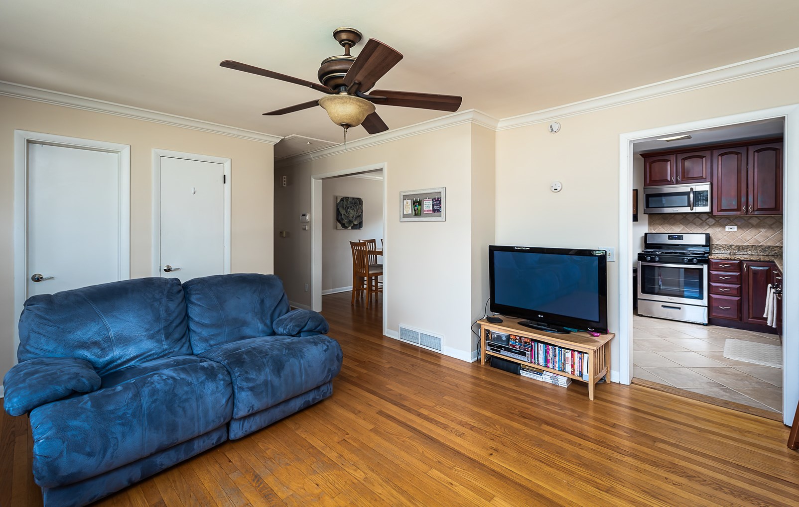 4509 Pershing Ave, Downers Grove IL  60515-2658 exterior