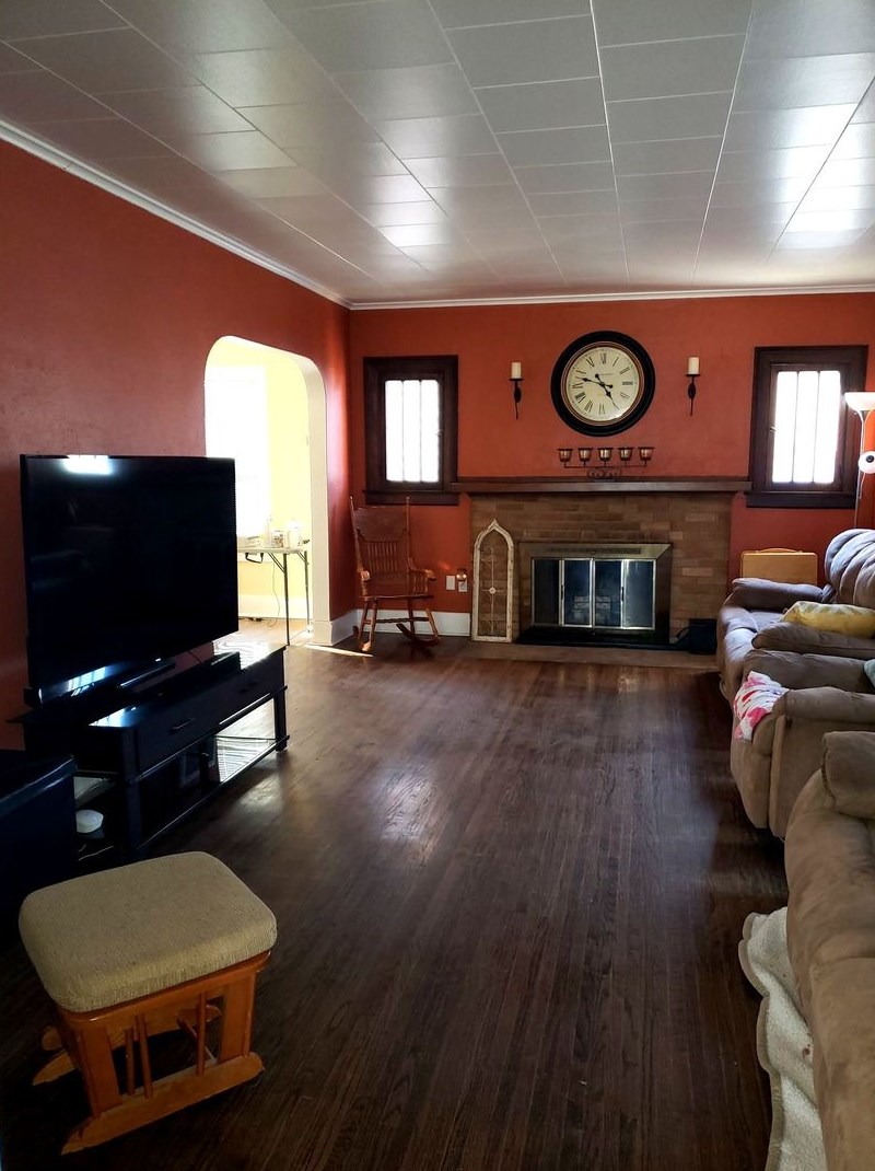 432 Elmwood Dr, Aurora, IL 60506-5454