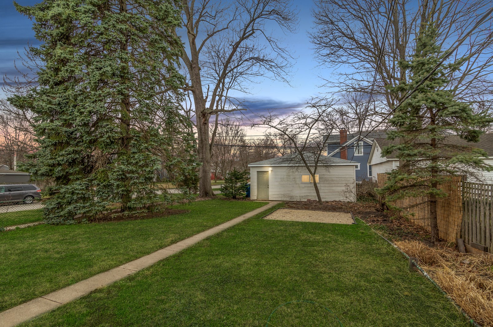 2140 Pioneer Rd, Evanston, IL 60201-2565