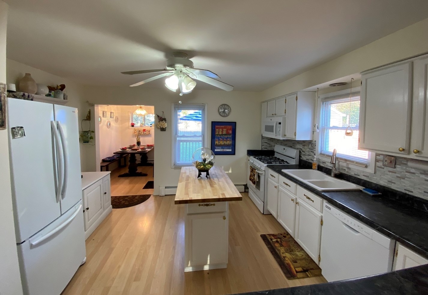 34753 Holman Ave, Volo, IL 60041-9573