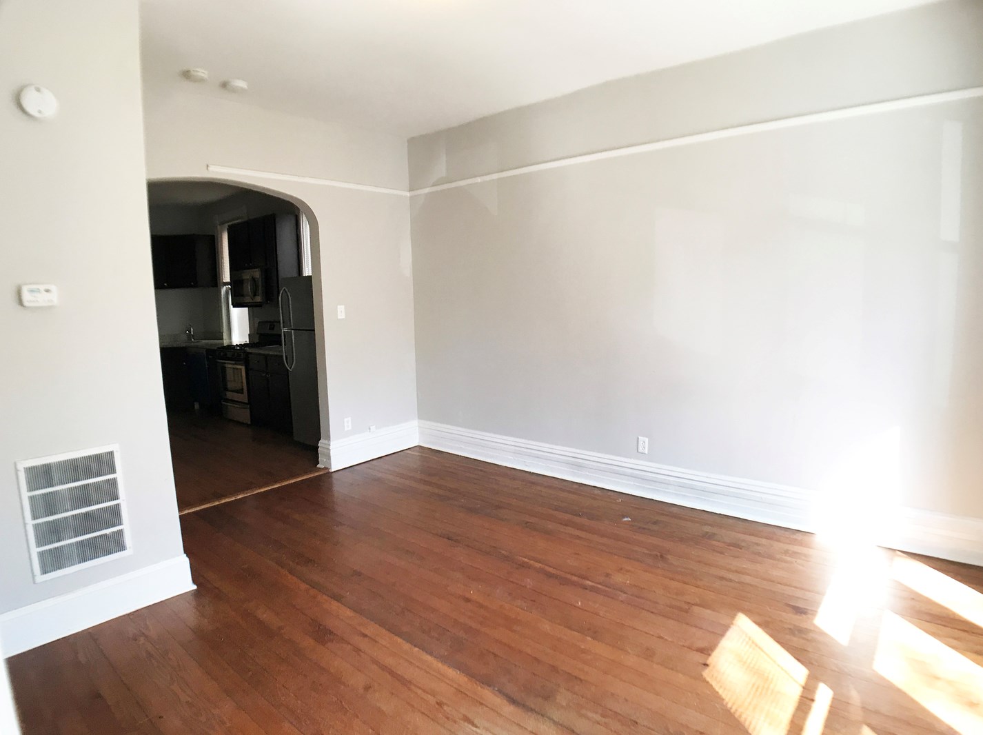 1216 W Barry Ave #1f, Chicago, IL 60657