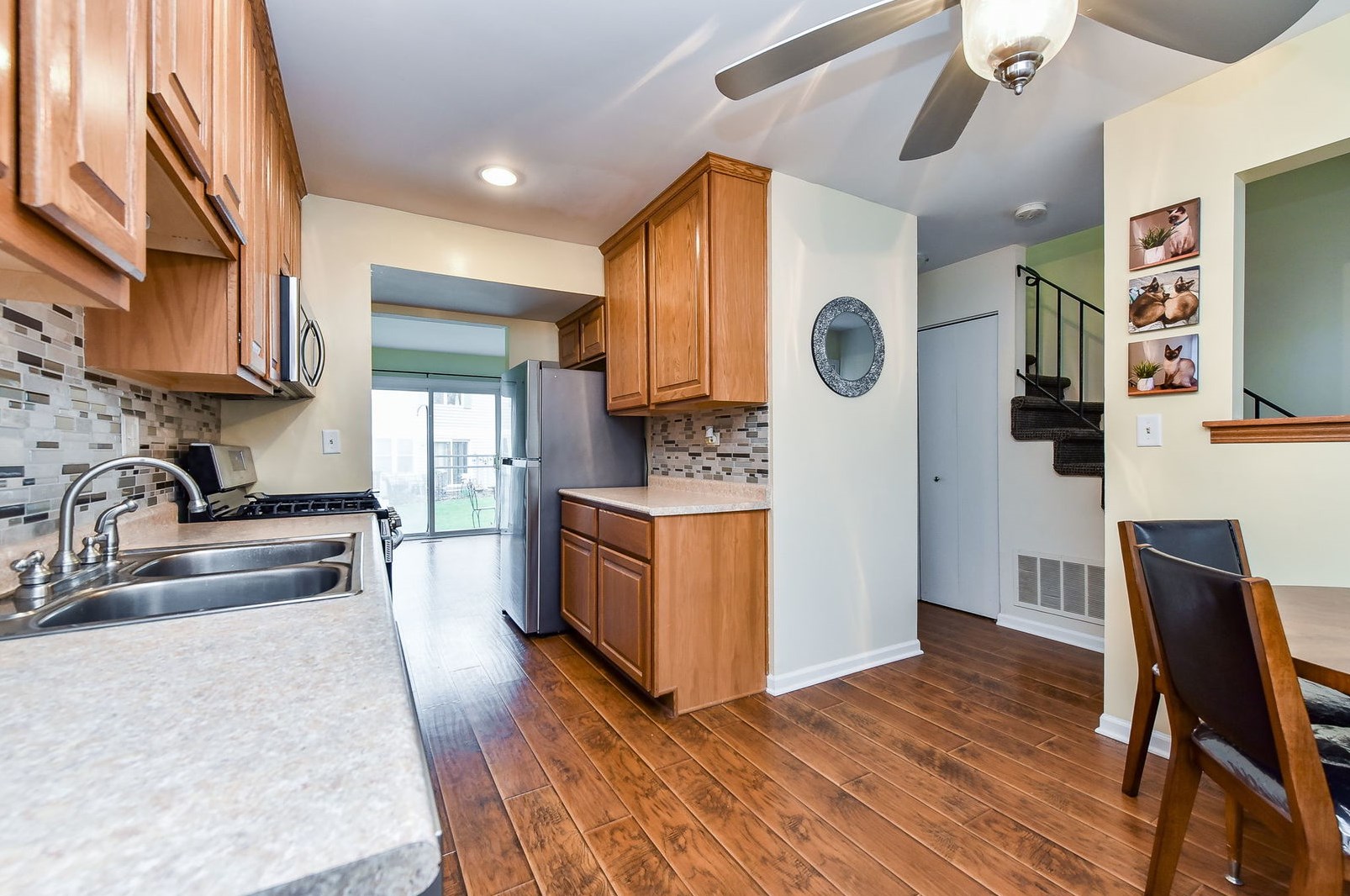 2452 Devonshire Ct, Aurora IL  60502-6362 exterior