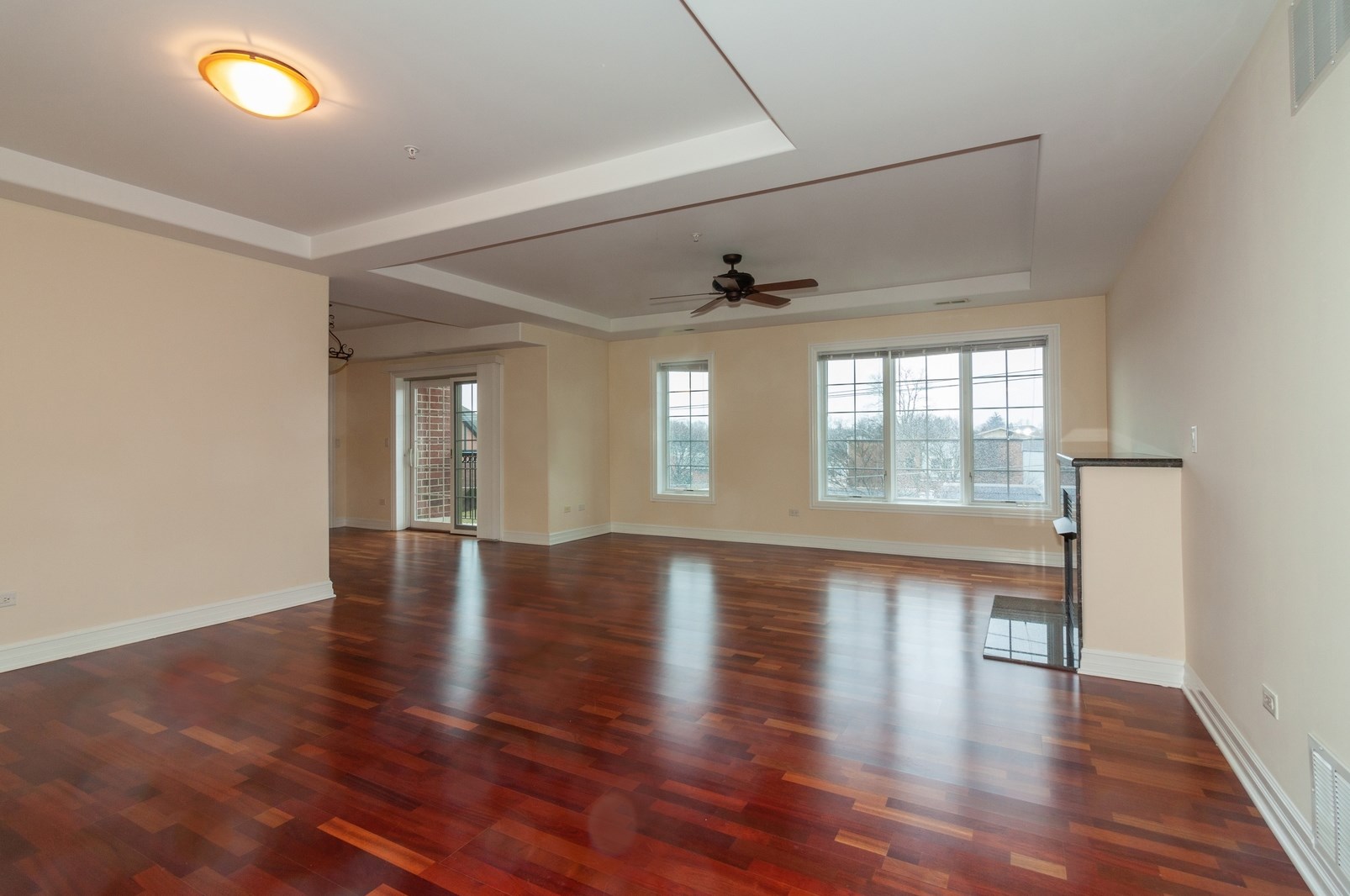 36 S Cass Ave #2h, Westmont, IL