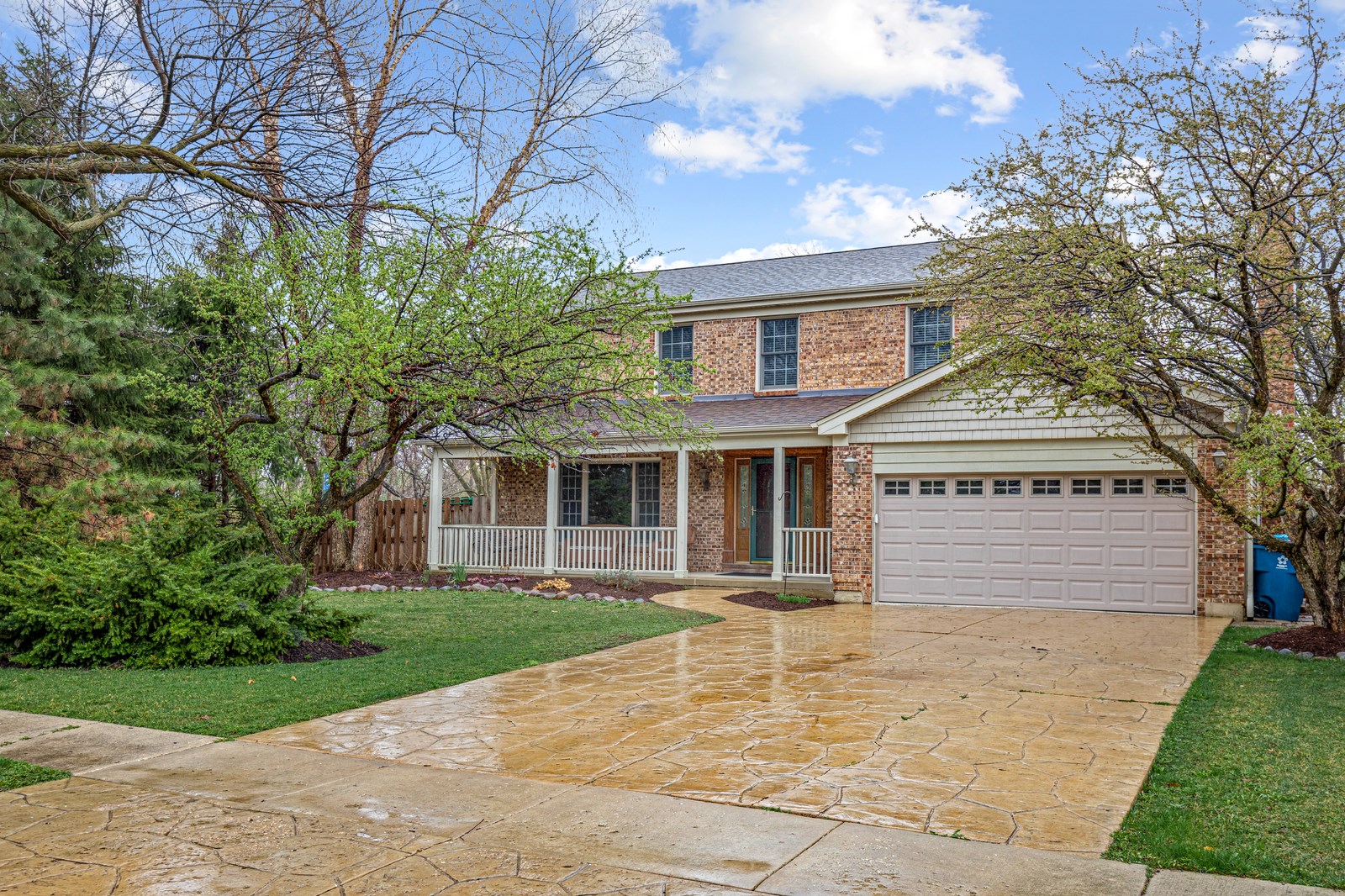 1 Branchwood Dr, Schaumburg, IL 60193-1554