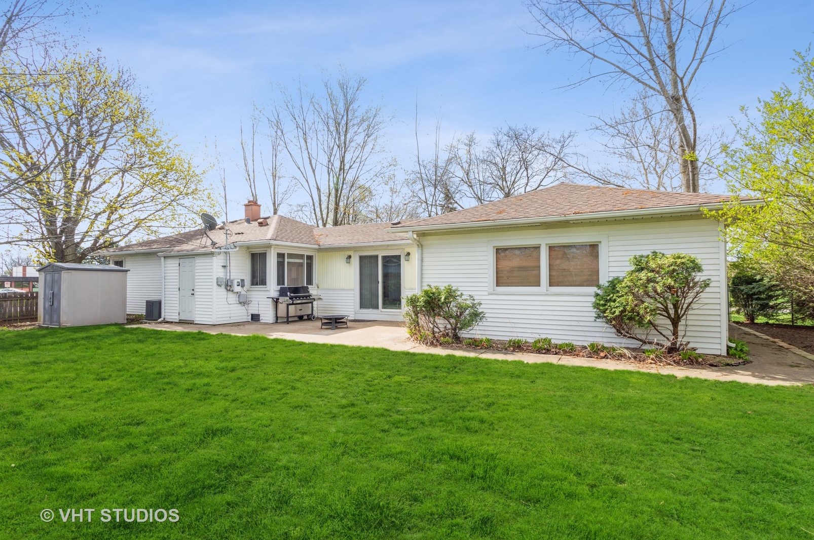 3810 Bobwhite Ln, Rolling Meadows, IL 60008-2519