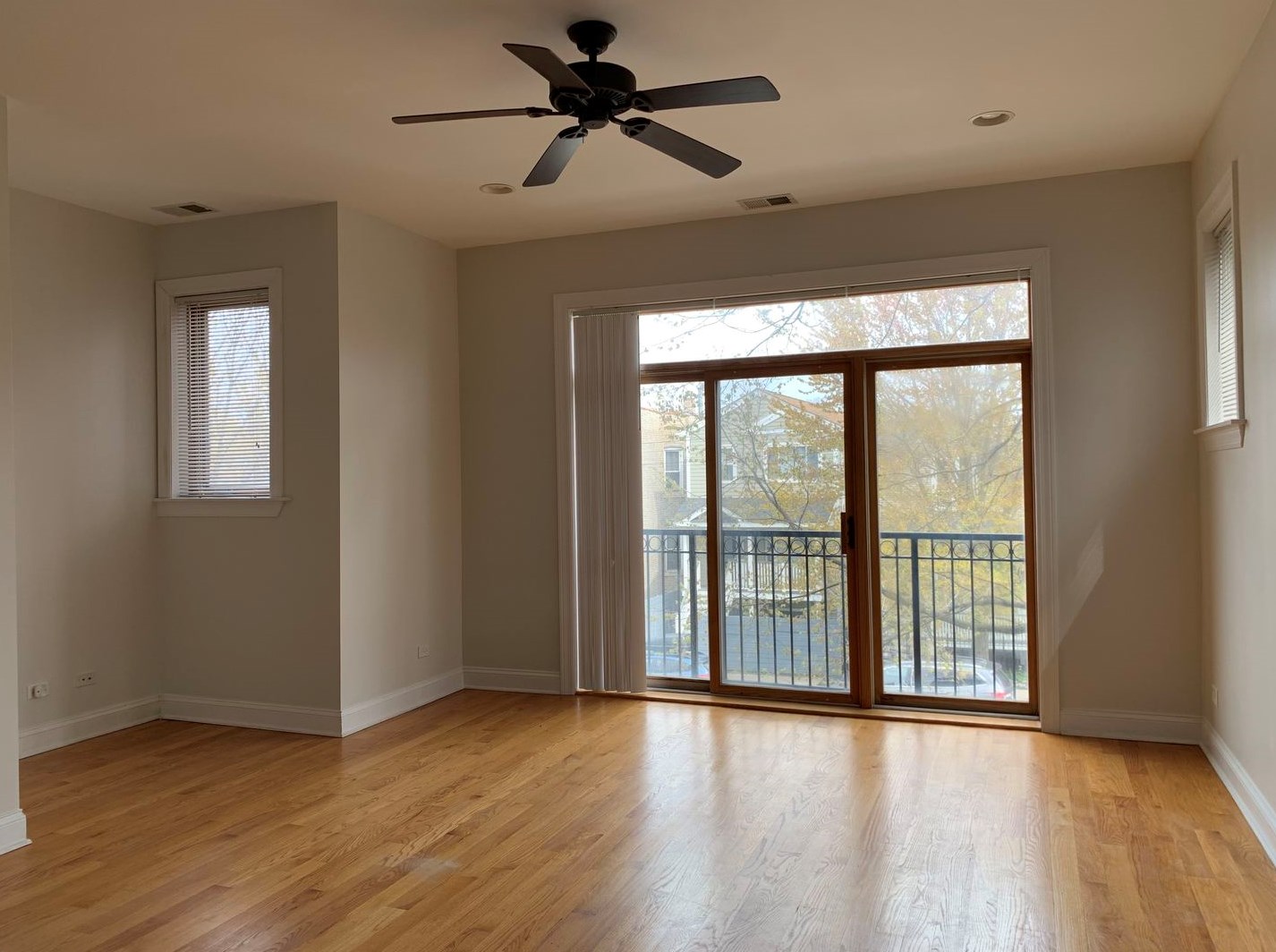 2920 N Sacramento Ave #2, Chicago, IL 60618