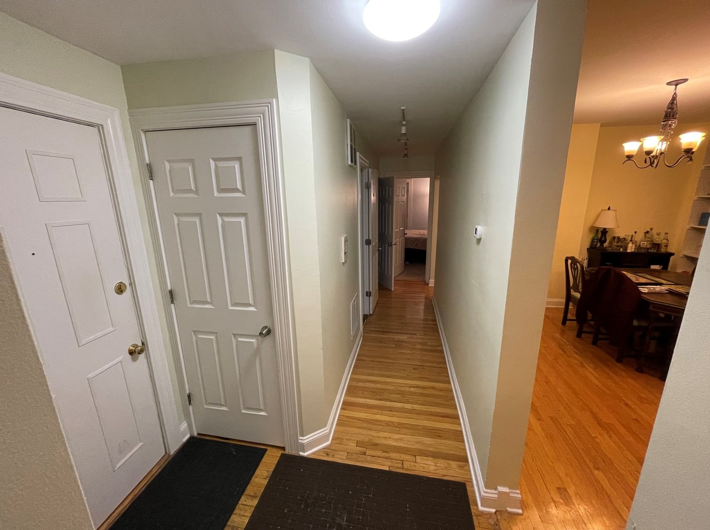 1051 W Barry Ave Apt 1w, Chicago, IL