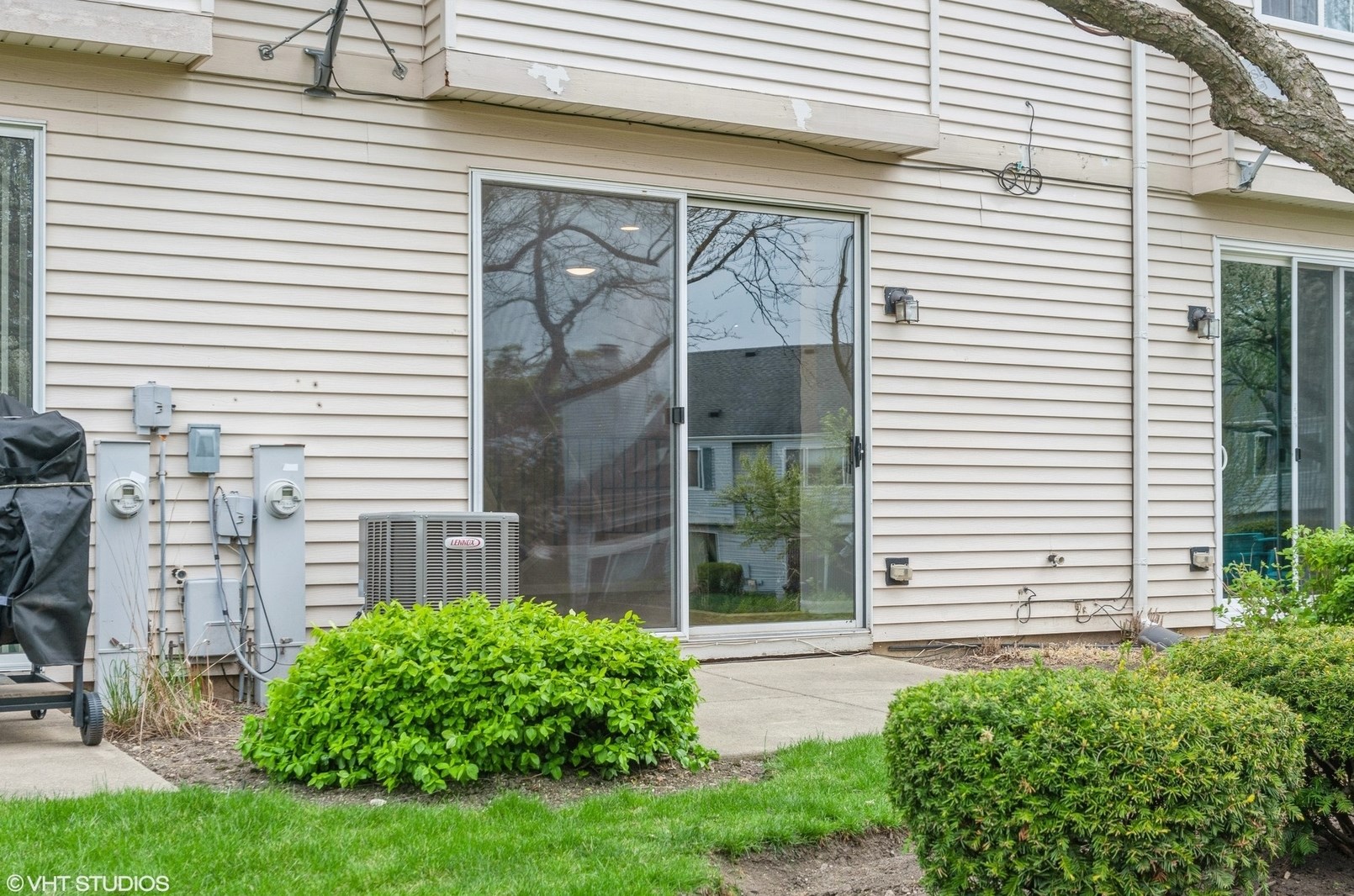 232 Camel Bend Ct, Schaumburg IL  60194-4970 exterior