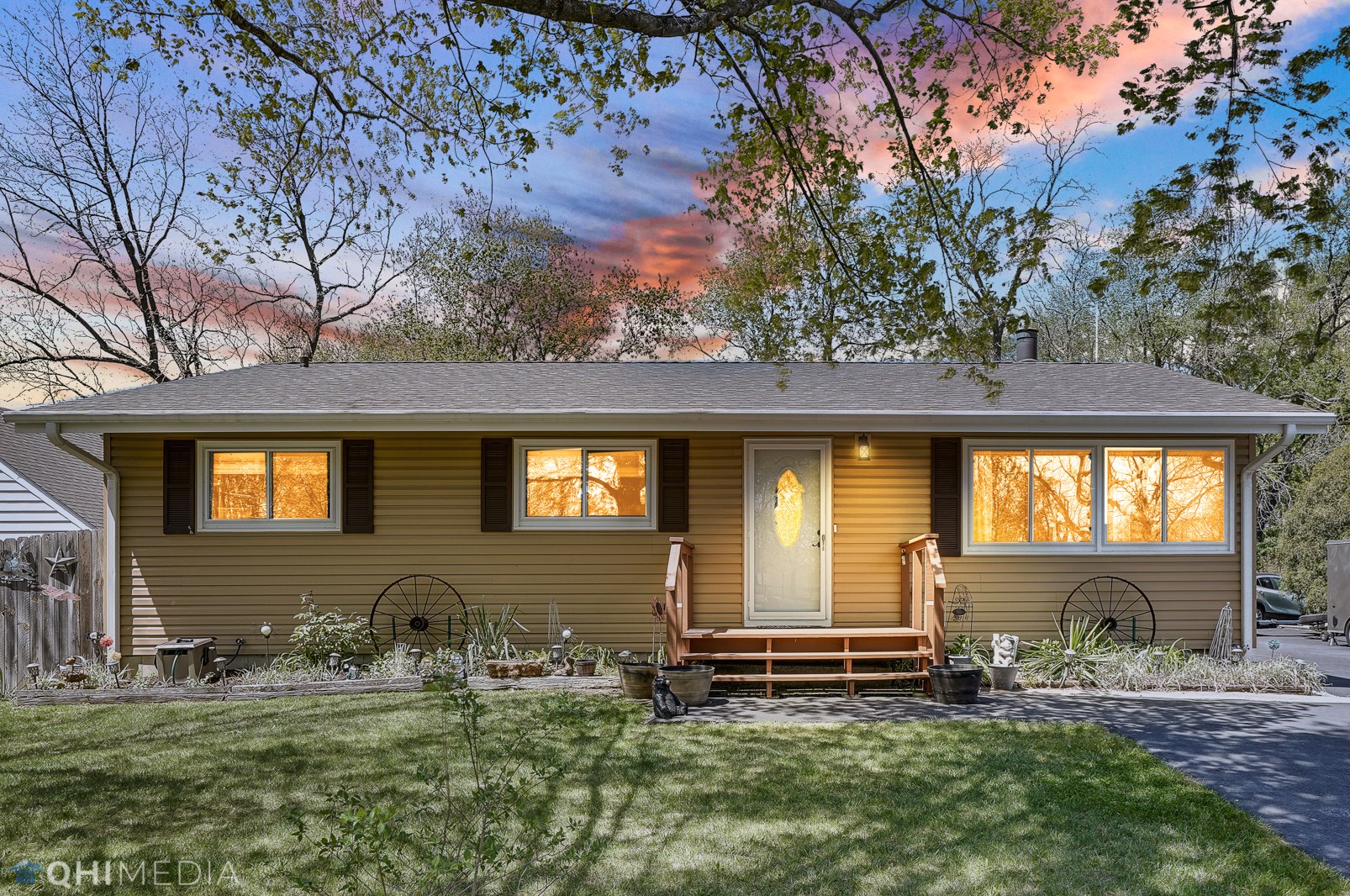 7615 Wilmot Rd, Spring Grove, IL 60081